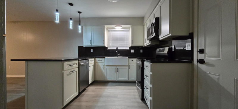 2304 Westchester Dr in Pantego, TX - Building Photo