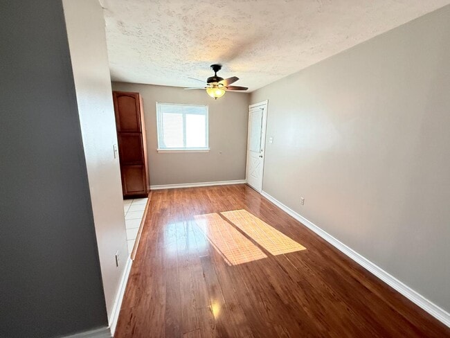1325 Longfellow Dr in Clarksville, IN - Building Photo - Building Photo
