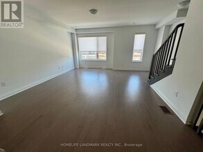 7 Wisla Ave in Markham, ON - Building Photo - Building Photo