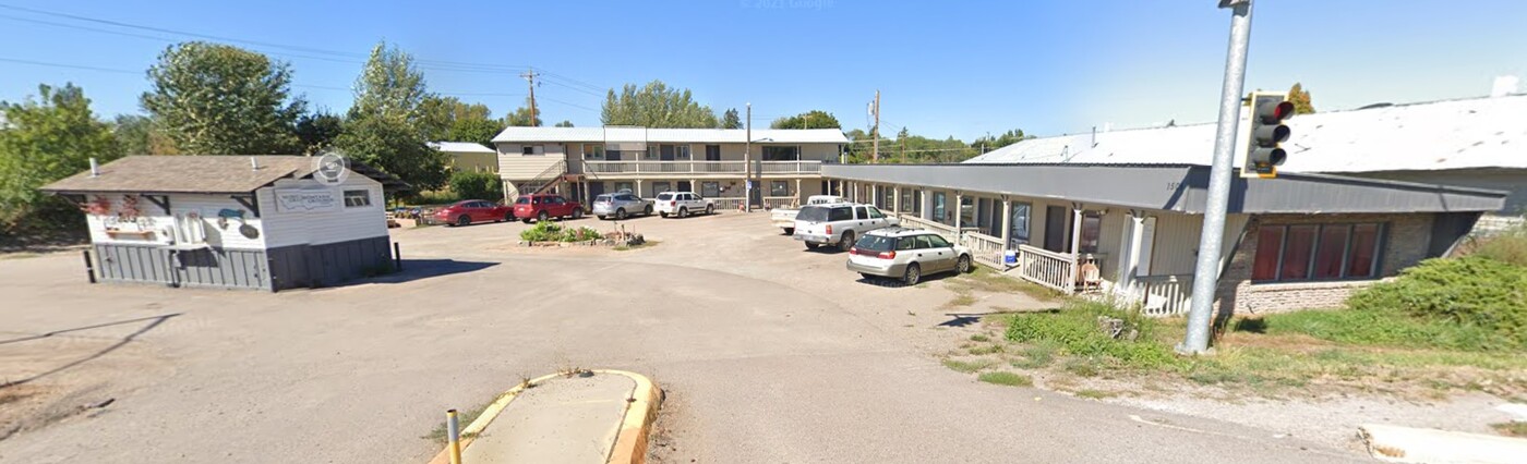 1509 MT Highway 35 in Kalispell, MT - Foto de edificio