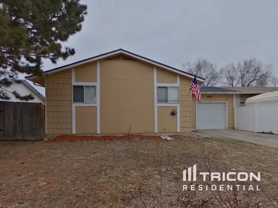 3127 Moonbeam Cir S in Colorado Springs, CO - Foto de edificio