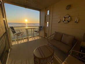 3755 Ocean Front Walk, Unit 12 in San Diego, CA - Foto de edificio - Building Photo