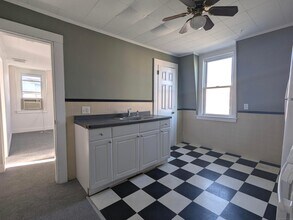 45 White St in Shelton, CT - Building Photo - Building Photo