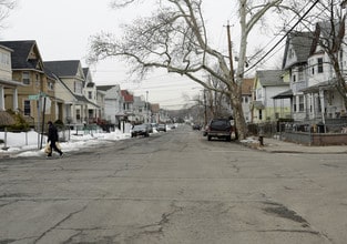 29 Harrison Ave in Staten Island, NY - Foto de edificio - Building Photo