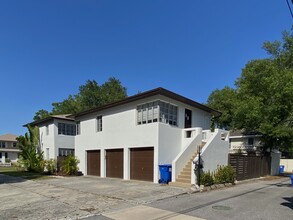 1317 Oak St NE in St. Petersburg, FL - Building Photo - Building Photo