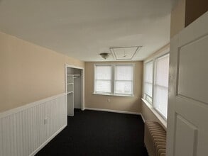 11817 Rockaway Beach Blvd in Rockaway Park, NY - Foto de edificio - Building Photo