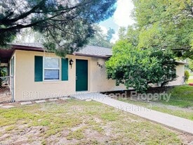 585 N Scenic Hwy in Babson Park, FL - Building Photo