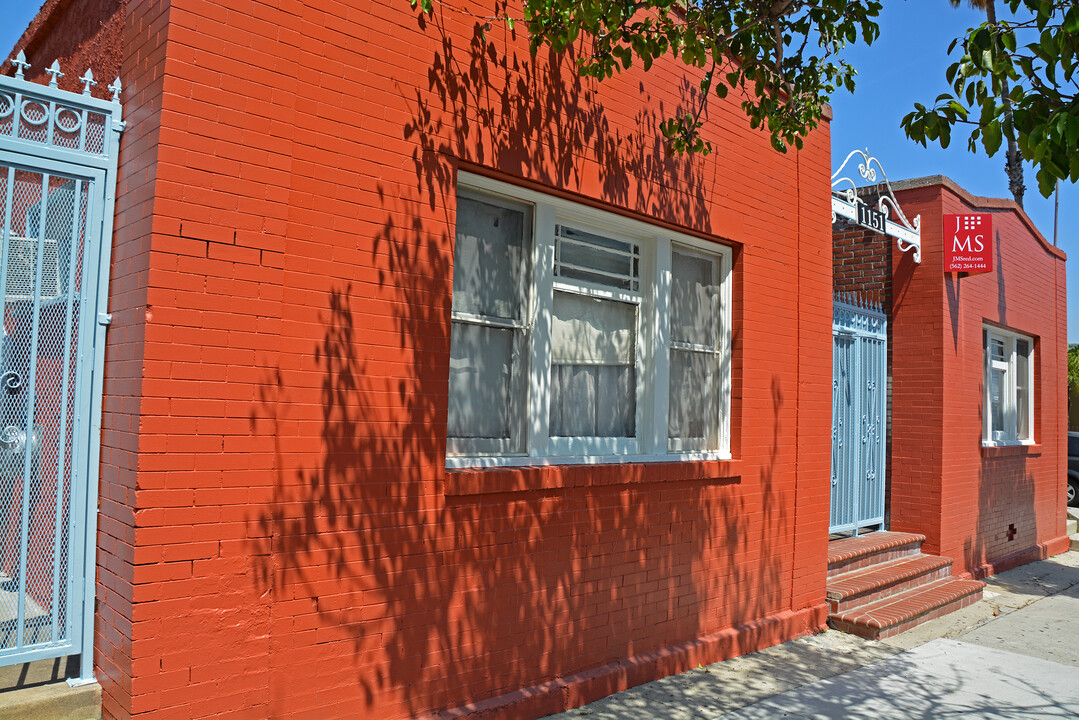 Daisy Apartments in Long Beach, CA - Building Photo