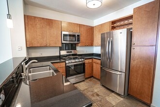 24505 Town Center Dr in Santa Clarita, CA - Building Photo - Building Photo