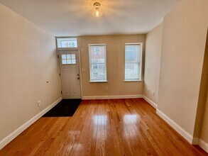 520 Hoffman St in Philadelphia, PA - Building Photo - Building Photo