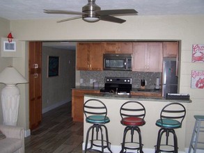 Johns Pass Apartments in Madeira Beach, FL - Building Photo - Interior Photo