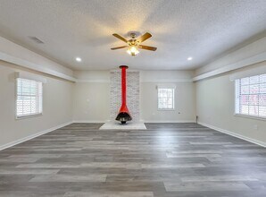 6312 Mahan Dr in Tallahassee, FL - Building Photo - Building Photo