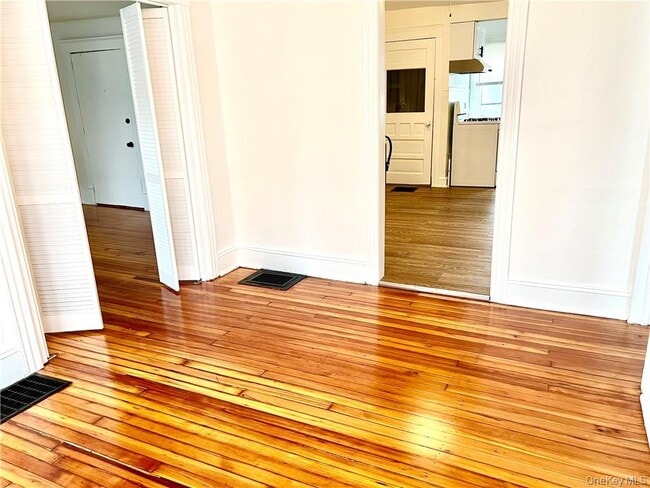 1 Dewitt St in Middletown, NY - Building Photo - Building Photo