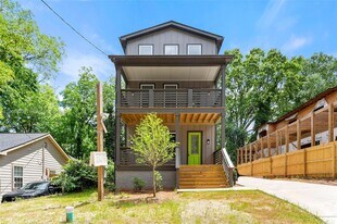 1016 Welch St SW in Atlanta, GA - Building Photo