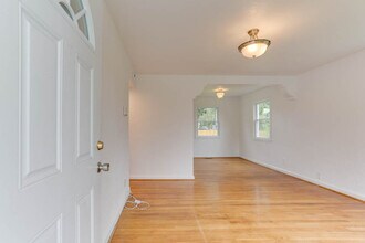 7725 Fayver Ave in Norfolk, VA - Building Photo - Building Photo