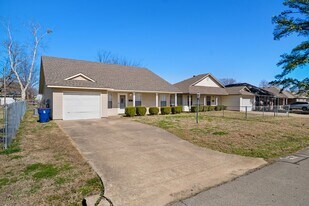 4219 Young St in Fort Smith, AR - Building Photo