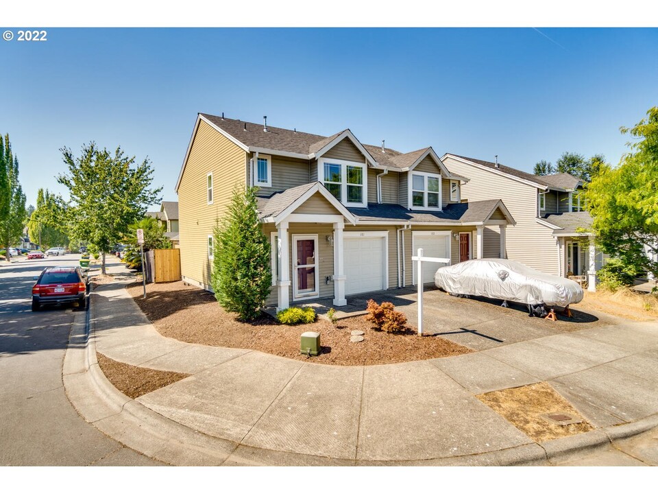 161 SW 206th Ave in Beaverton, OR - Foto de edificio