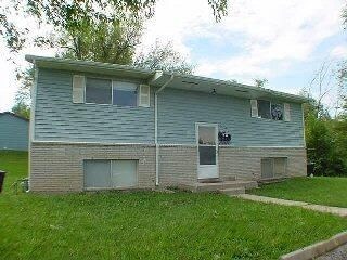 15411 Barat Ave-Unit -D in Grandview, MO - Building Photo