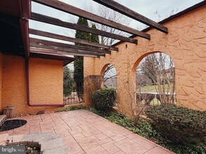 1317 Mettler Rd in Huntingdon Valley, PA - Building Photo - Building Photo