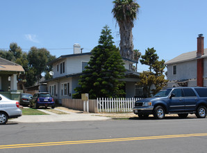 3044 Juniper St in San Diego, CA - Foto de edificio - Building Photo