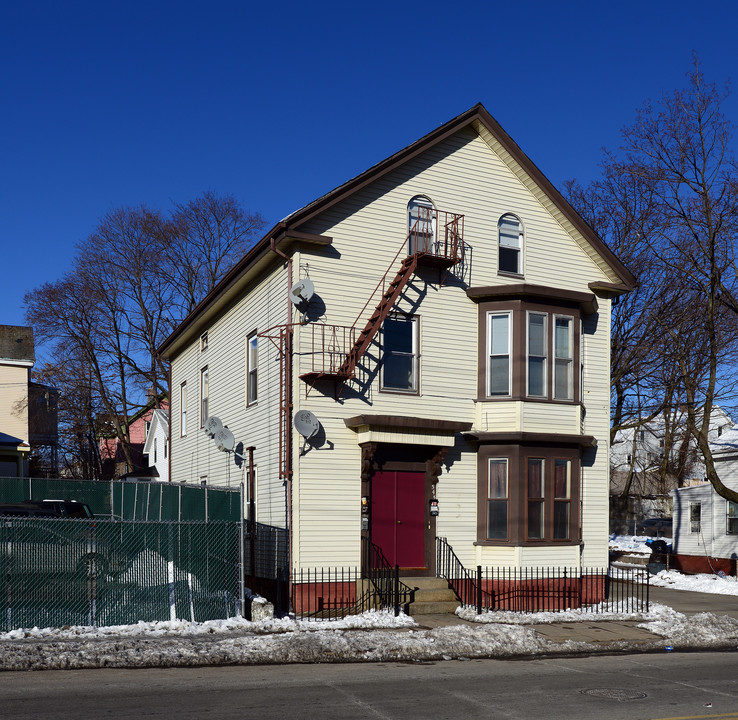 343-345 Plainfield St in Providence, RI - Foto de edificio