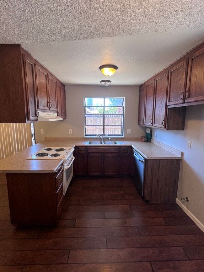 8041 Cornerstone Way in Citrus Heights, CA - Building Photo - Building Photo