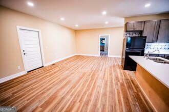 210 W 8th St in Tifton, GA - Building Photo - Building Photo