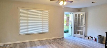340 Tropical Ln in Ormond Beach, FL - Foto de edificio - Building Photo
