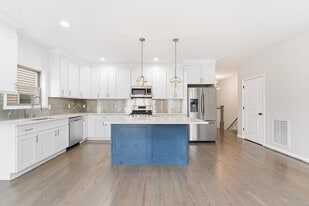 5103 Meadowview Ave in North Bergen, NJ - Building Photo