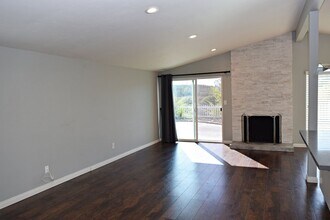 2534 Mobley St in San Diego, CA - Building Photo - Building Photo