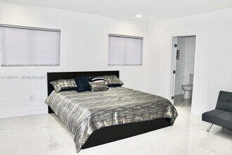 15100 Polk St in Miami, FL - Building Photo - Building Photo