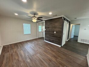 1410 E Barton Ave in Temple, TX - Building Photo - Building Photo