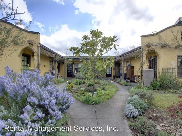 5244 NE Wistaria Dr in Portland, OR - Foto de edificio - Building Photo