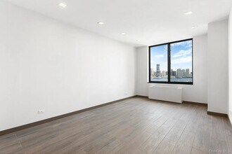 380 Rector Pl in New York, NY - Building Photo - Building Photo