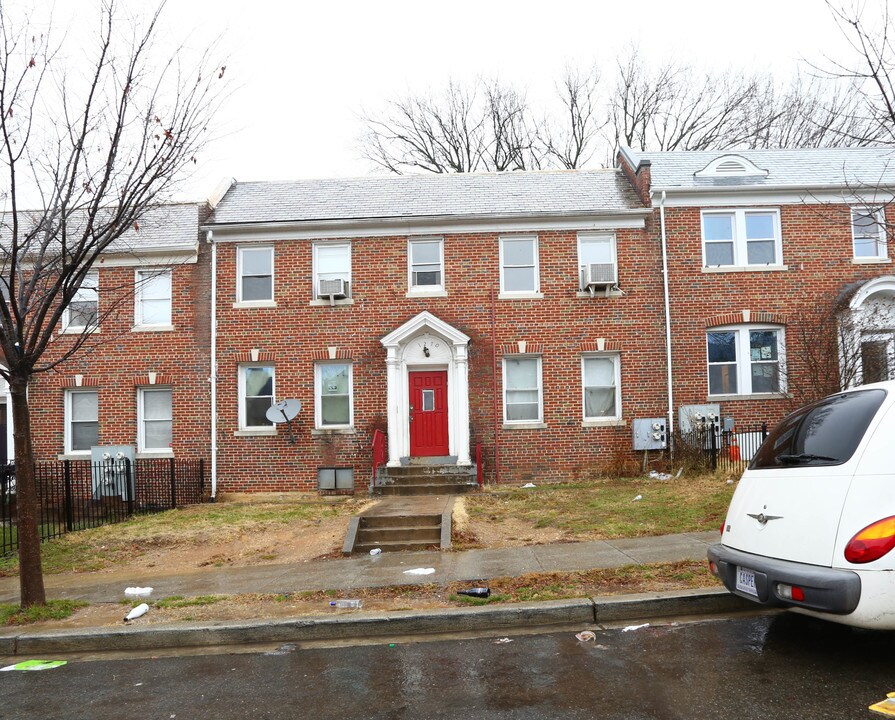 1270 Simms Pl NE in Washington, DC - Building Photo