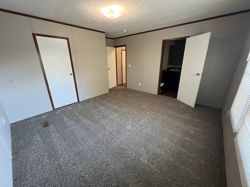 50 Locust St in Hopkinsville, KY - Building Photo