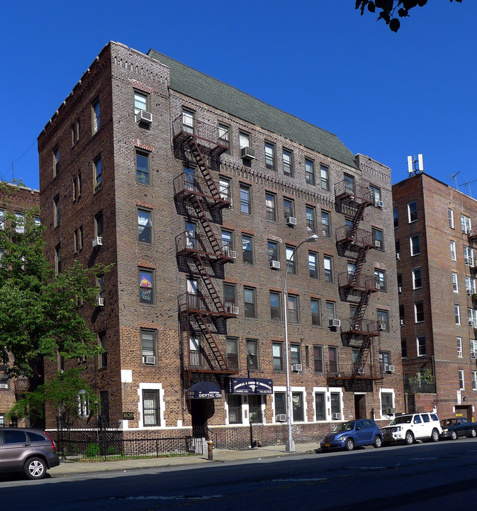 1620 Ocean Ave in Brooklyn, NY - Foto de edificio