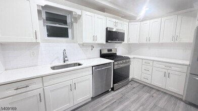 549 Palisade Ave in Jersey City, NJ - Building Photo - Building Photo