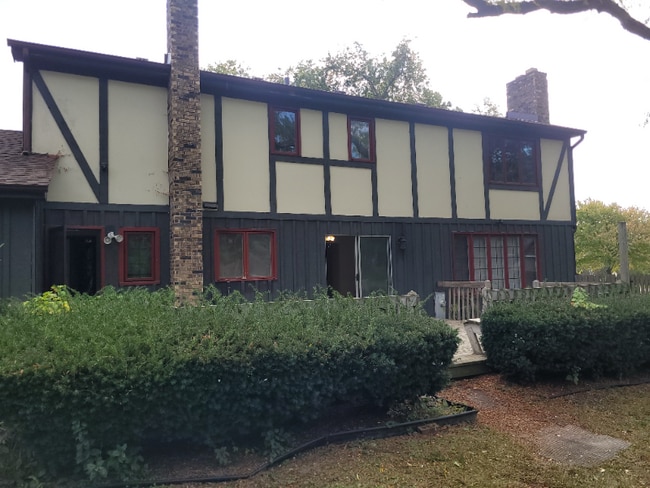 10 Sherwood Rd in Elgin, IL - Building Photo - Building Photo