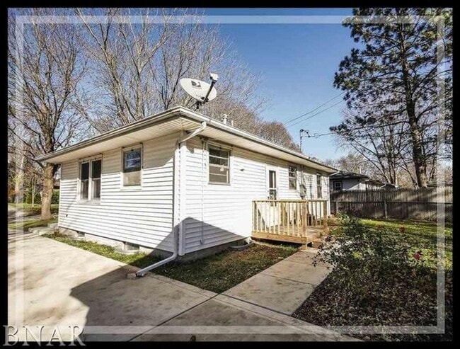 116 Conley Cir in Bloomington, IL - Building Photo - Building Photo