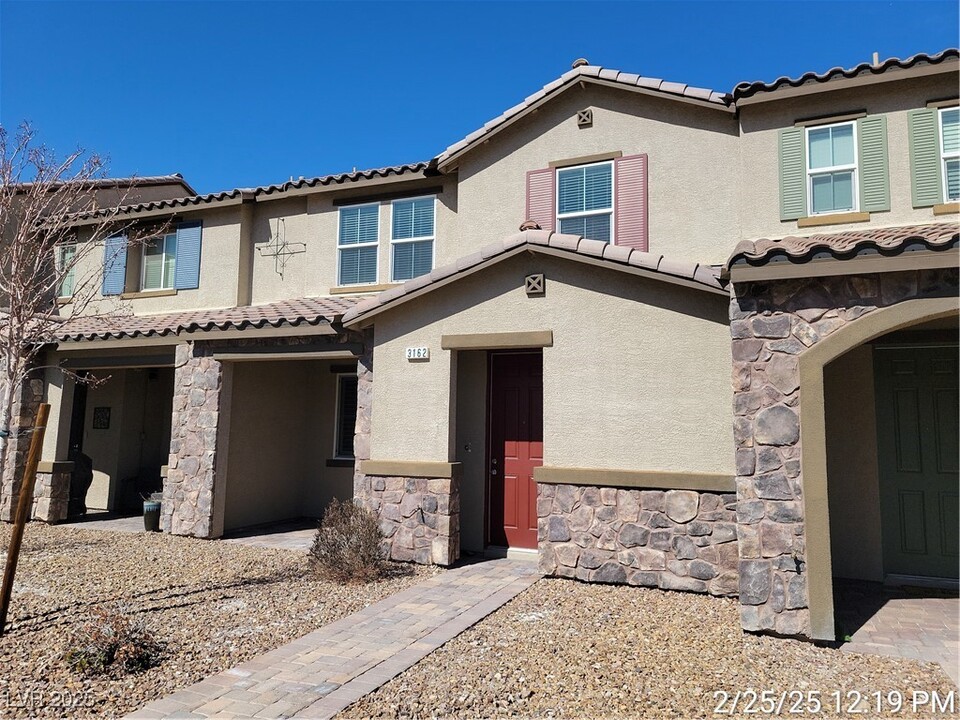 3162 Arco Ave in Henderson, NV - Building Photo