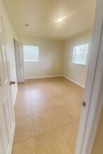 908 Mccray Ct in Fort Pierce, FL - Building Photo - Building Photo