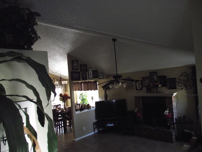 2420 Juliette Low Dr in El Paso, TX - Building Photo - Building Photo