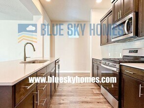 4112 E Blueberry St in Meridian, ID - Building Photo - Building Photo