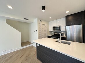 949 W Grace St in Chicago, IL - Building Photo - Building Photo