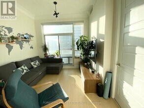 25 Water Walk Dr in Markham, ON - Building Photo - Building Photo