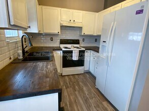 10802 W Carr Ave in Wichita, KS - Foto de edificio - Building Photo