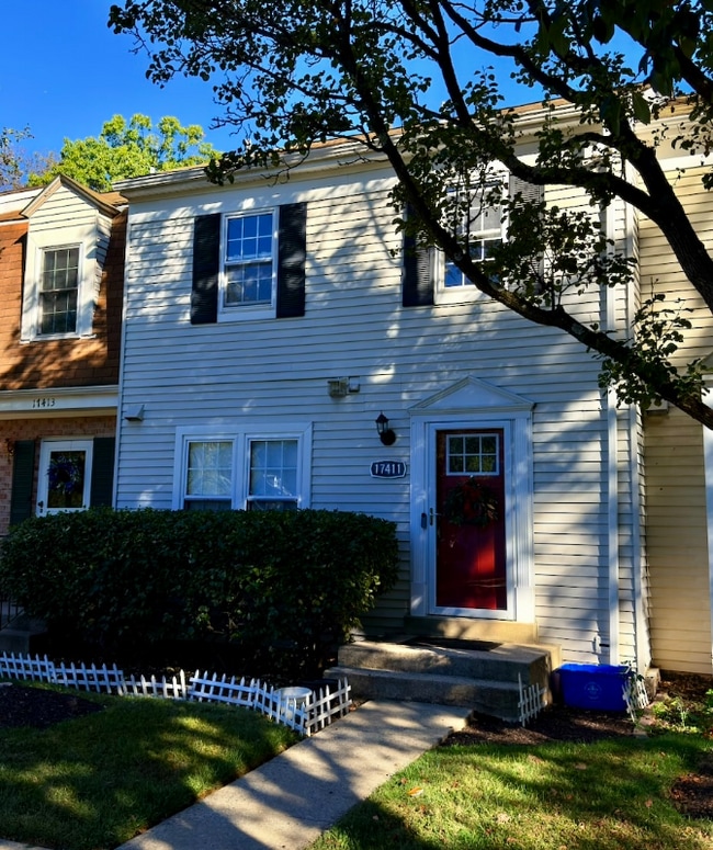 property at 17411 Pipers Way