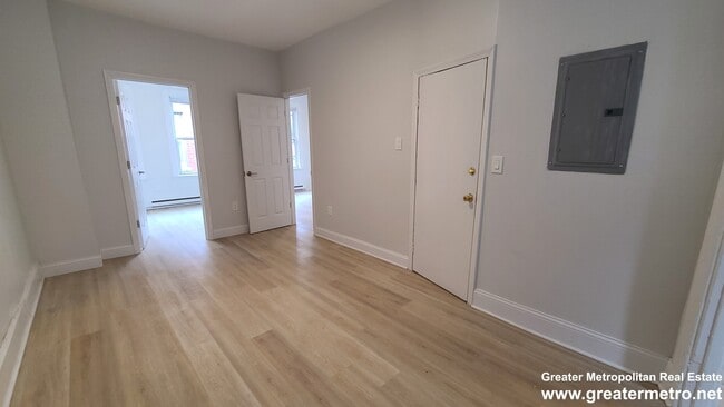 9 Noyes Plz, Unit 3 in Boston, MA - Foto de edificio - Building Photo