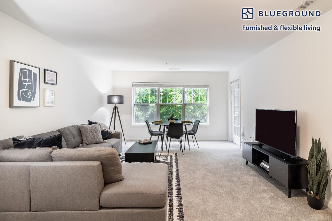 1 Inwood Dr-Unit -FL1-ID969 in Woburn, MA - Foto de edificio